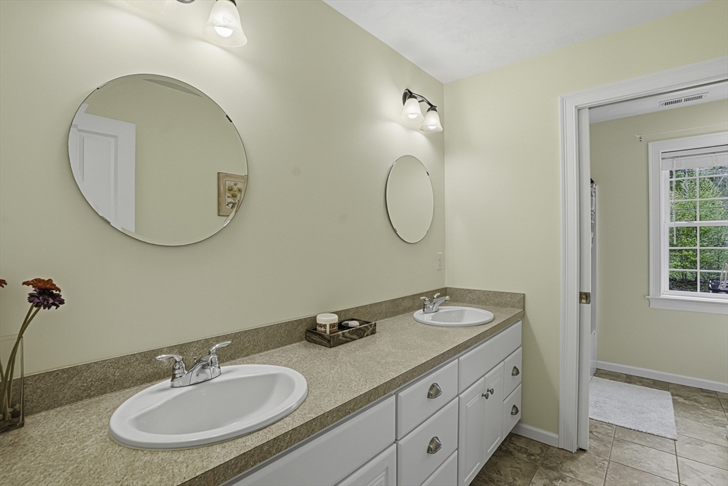 378 Moon Hill Road Northbridge, MA 01534 - Photo 23 of 38