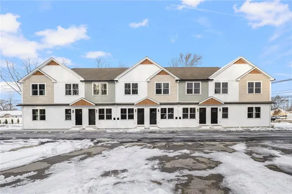 $425,000 | 2907 Post Road, Unit 5, Warwick, RI 02886