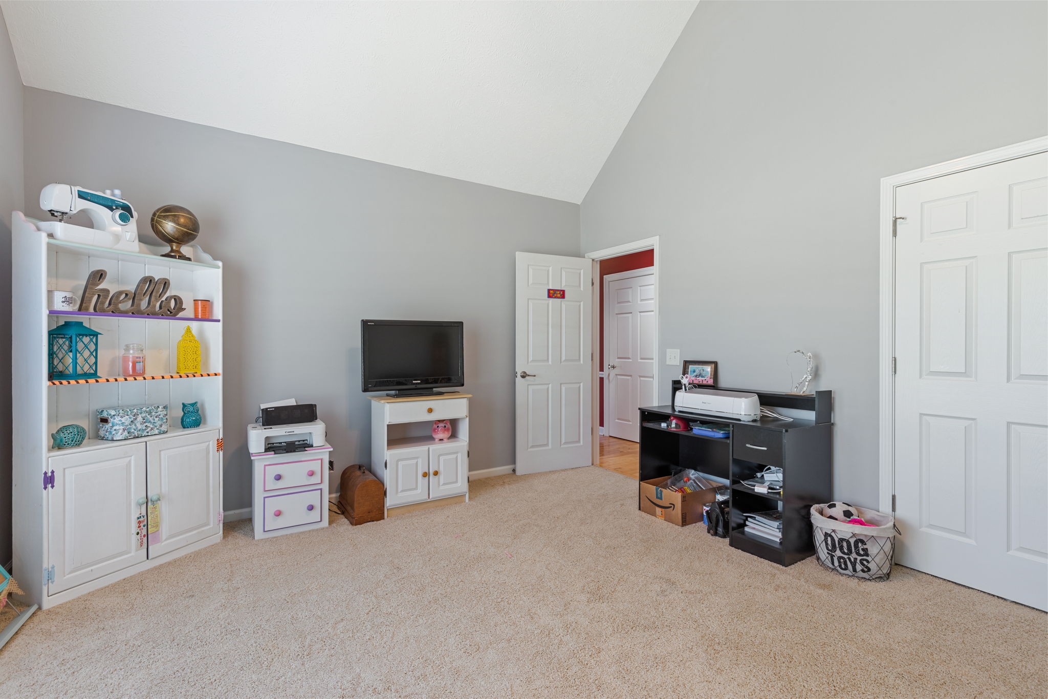 1972 Espy Road Bradyville, TN 37026 - Photo 33 of 67 a view of a livingroom with workspace and a couch