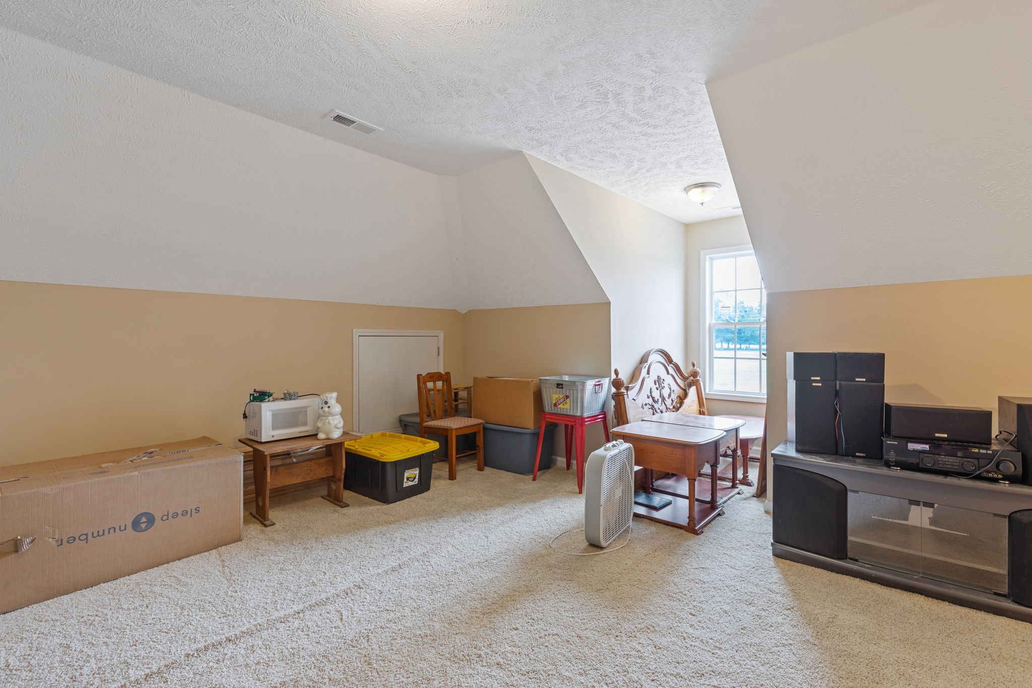 1972 Espy Road Bradyville, TN 37026 - Photo 44 of 67 a living room with furniture and a flat screen tv