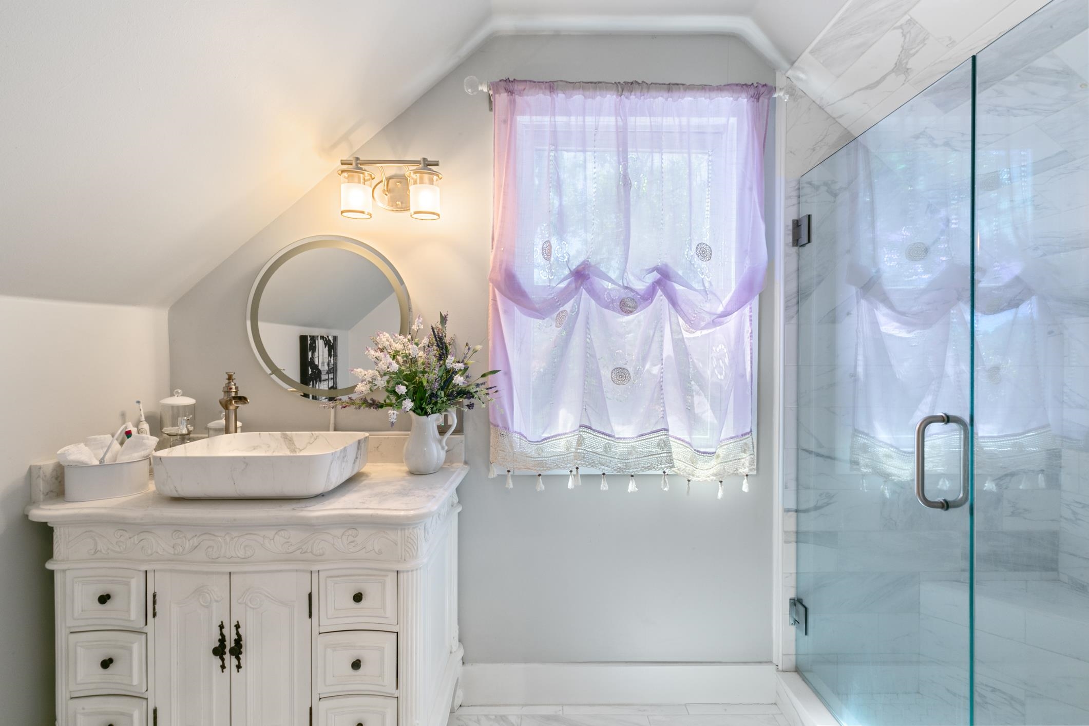 46 St Francis Street St. Augustine, FL 32084 - Photo 33 of 48 a bathroom with a sink mirror and vanity