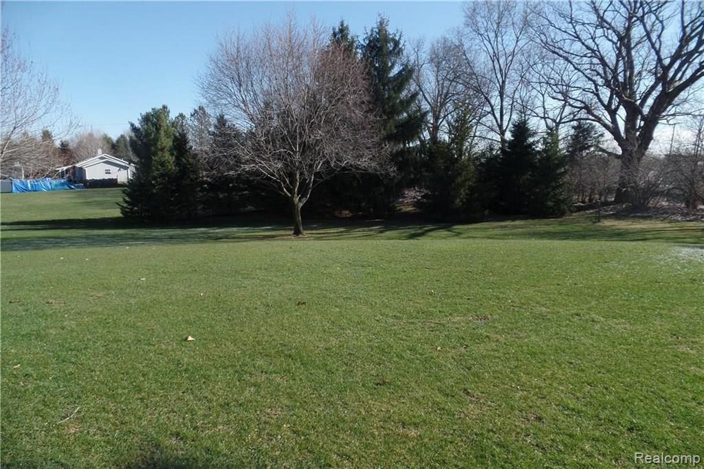 1876 Dutcher Road Howell, MI 48843 - Photo 3 of 24