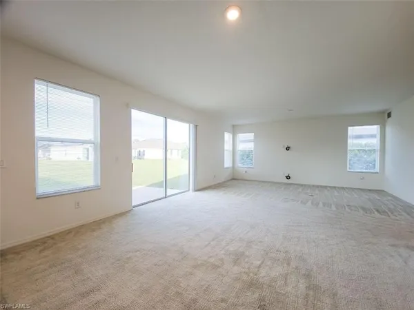 $2,100 | 13715 Garden Hills Drive, Spring Hill, FL 34609