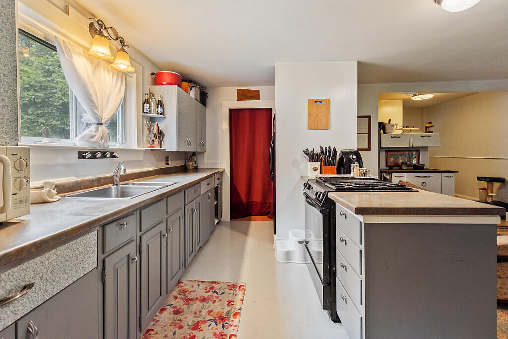 98 Burleigh Road Vassalboro, ME 04989 - Photo 10 of 59 Kitchen