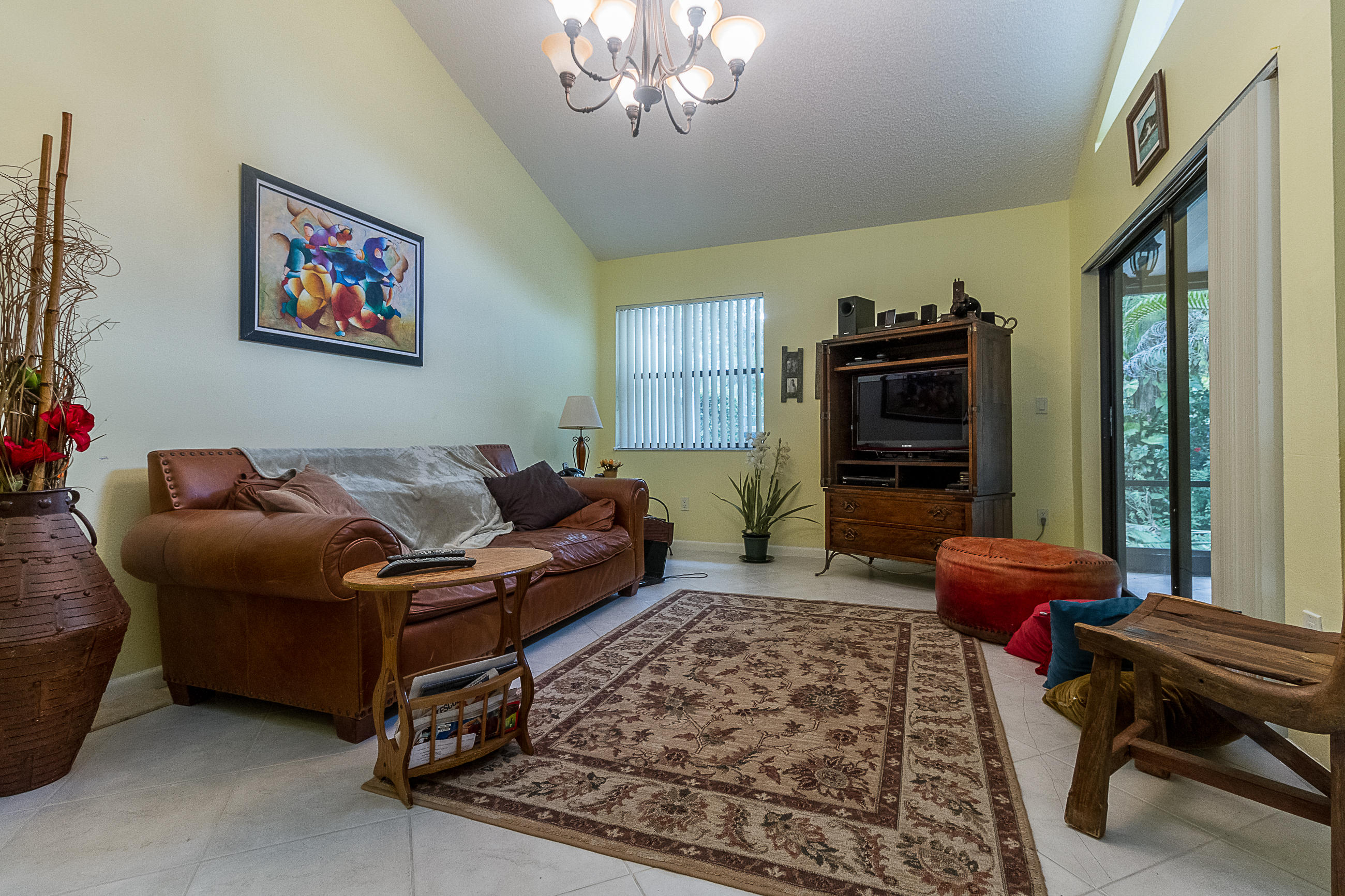 20885 Del Luna Drive Boca Raton, FL 33433 - Photo 11 of 28 Living Room