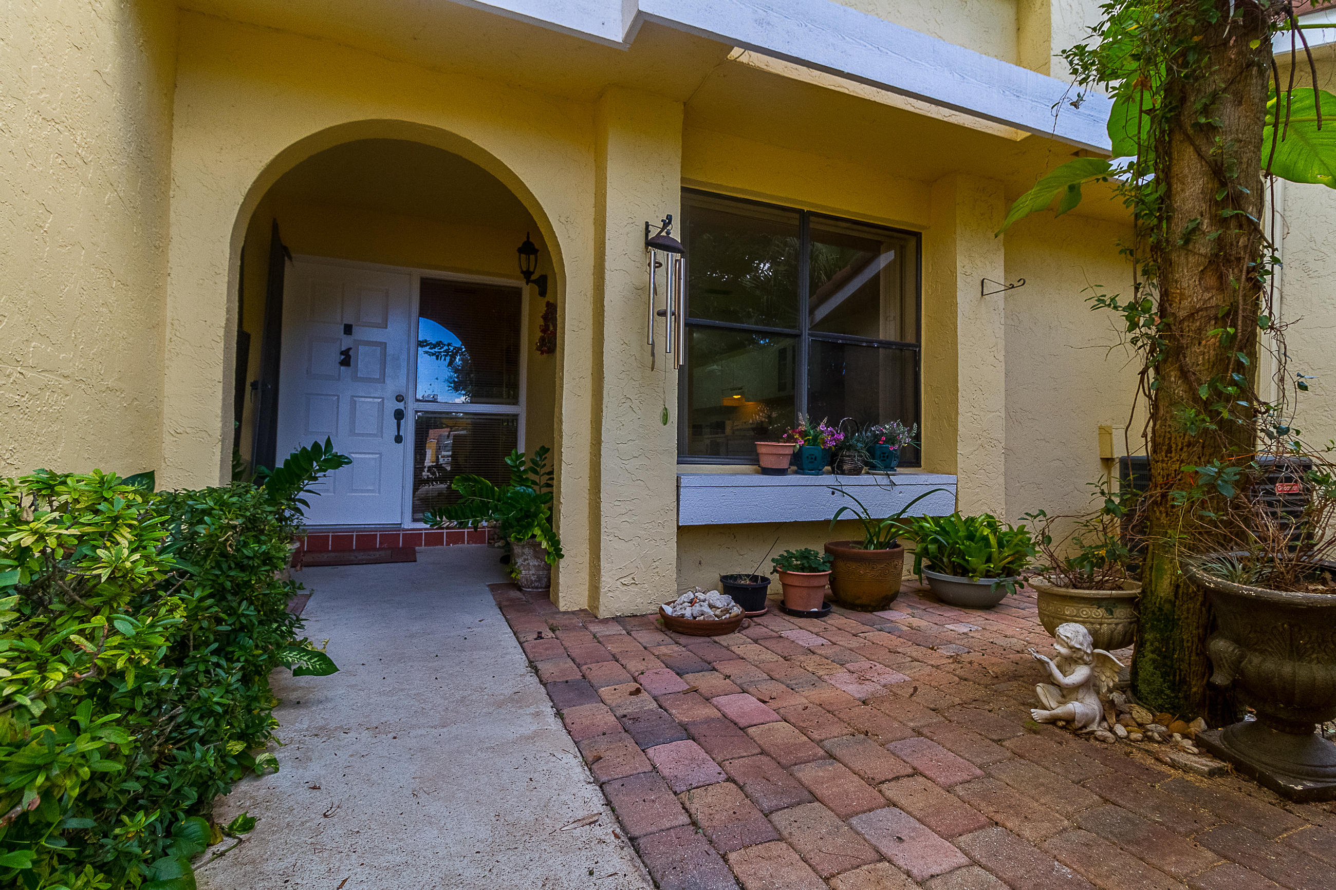 20885 Del Luna Drive Boca Raton, FL 33433 - Photo 3 of 28 Covered Entry