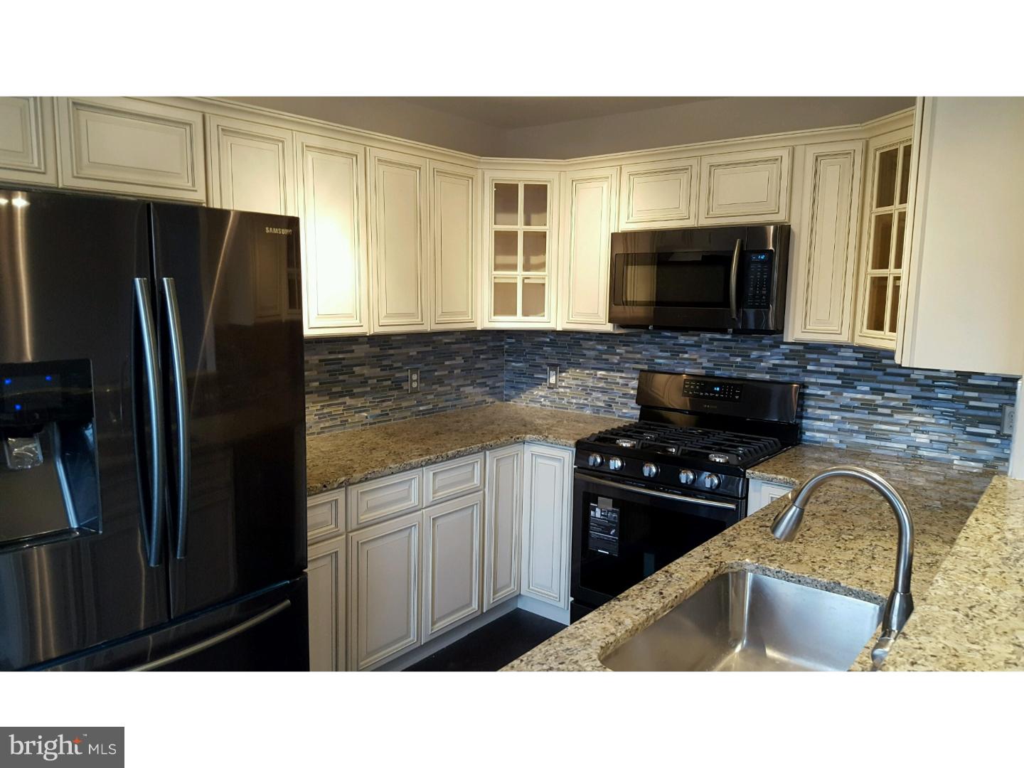 3312 Gurley Road Philadelphia, PA 19154 - Photo 1 of 22 Kitchen
