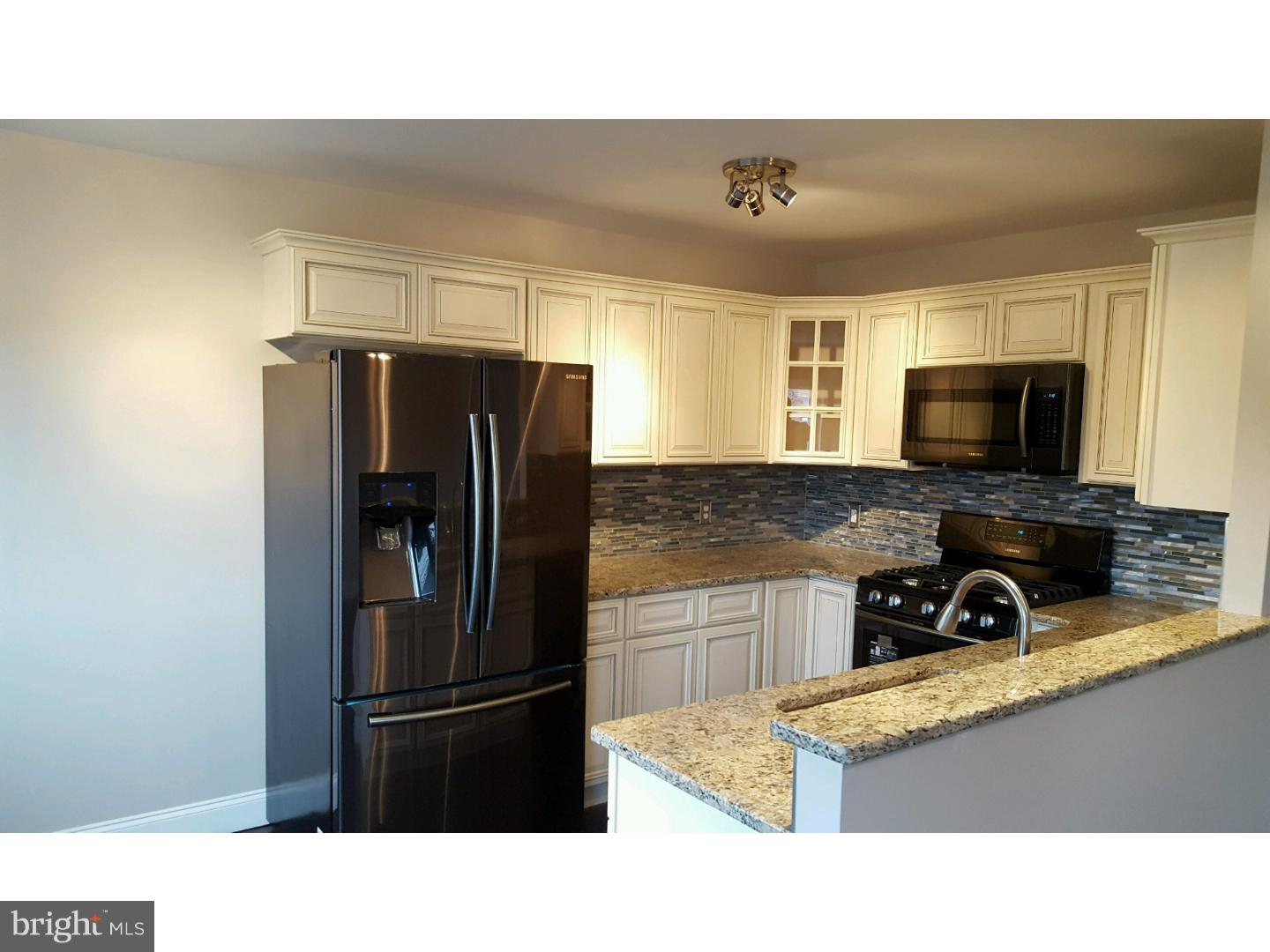 3312 Gurley Road Philadelphia, PA 19154 - Photo 3 of 22 Kitchen