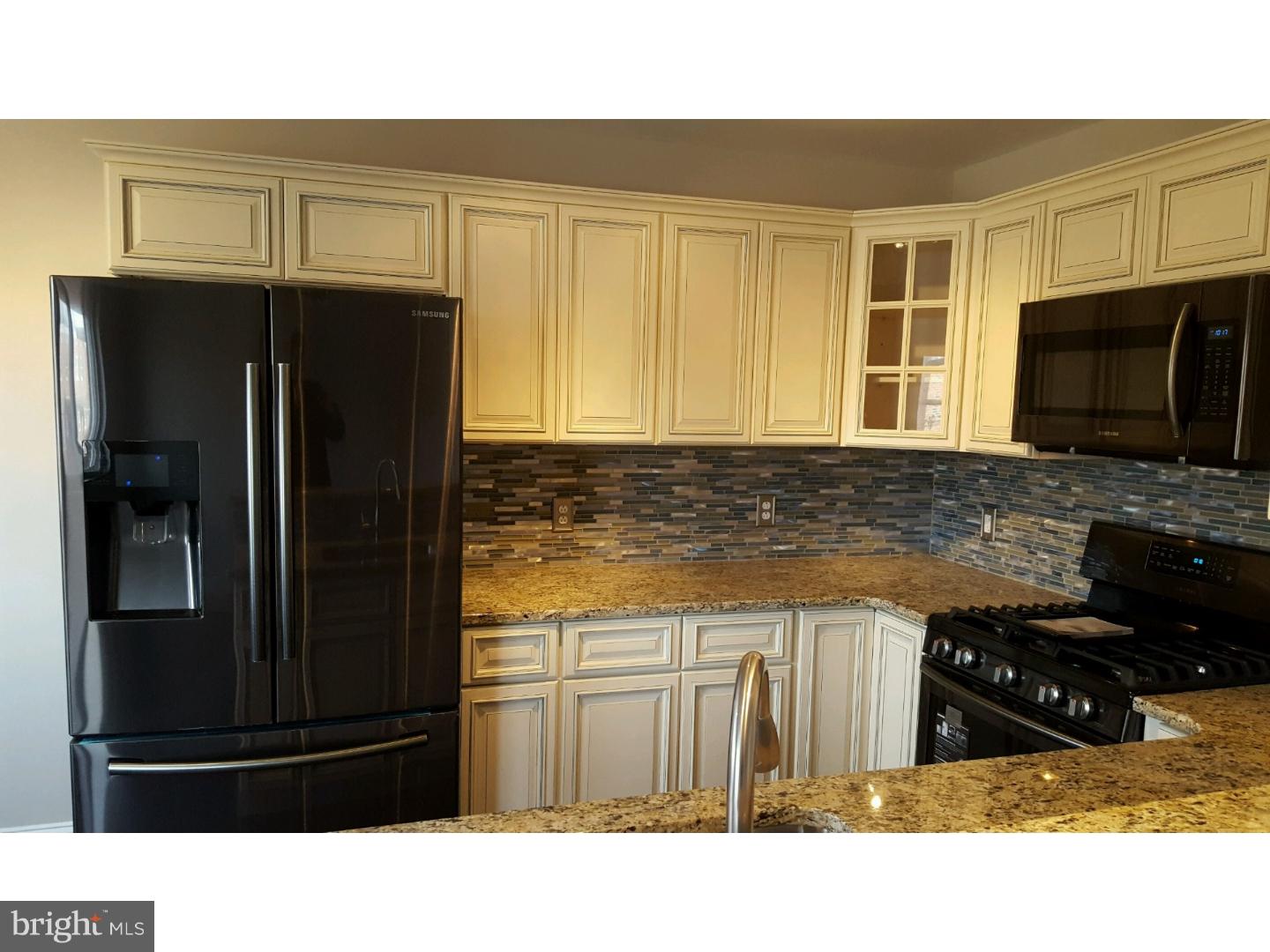 3312 Gurley Road Philadelphia, PA 19154 - Photo 4 of 22 Kitchen