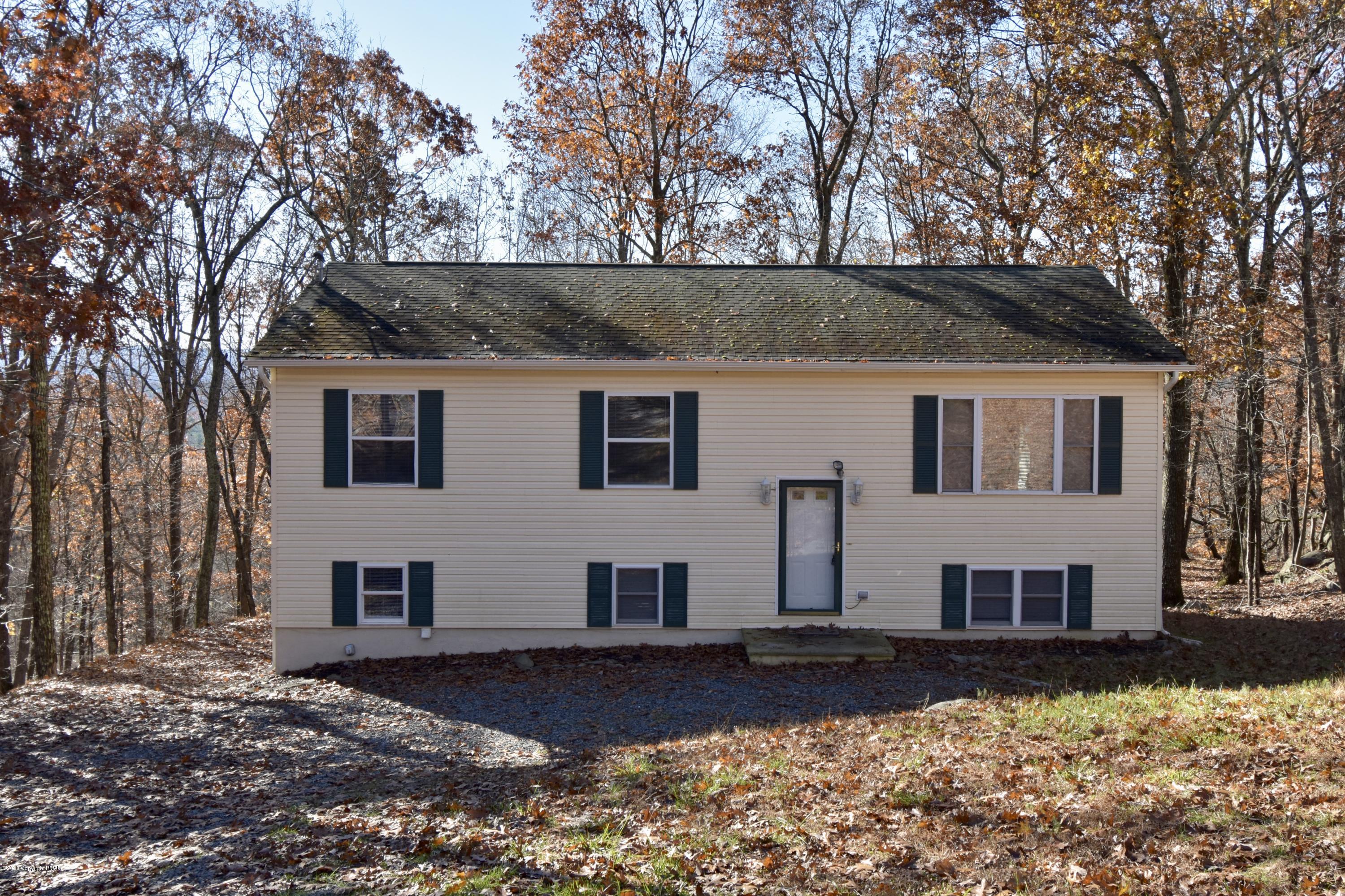 172 Edinburgh Road Bushkill, PA 18324 - Photo 1 of 26 front