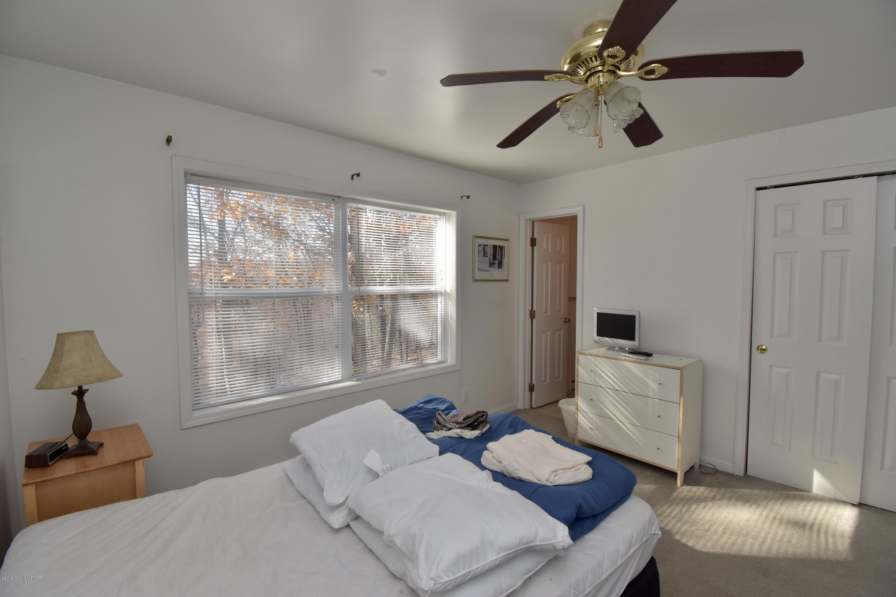 172 Edinburgh Road Bushkill, PA 18324 - Photo 11 of 26 master bedroom