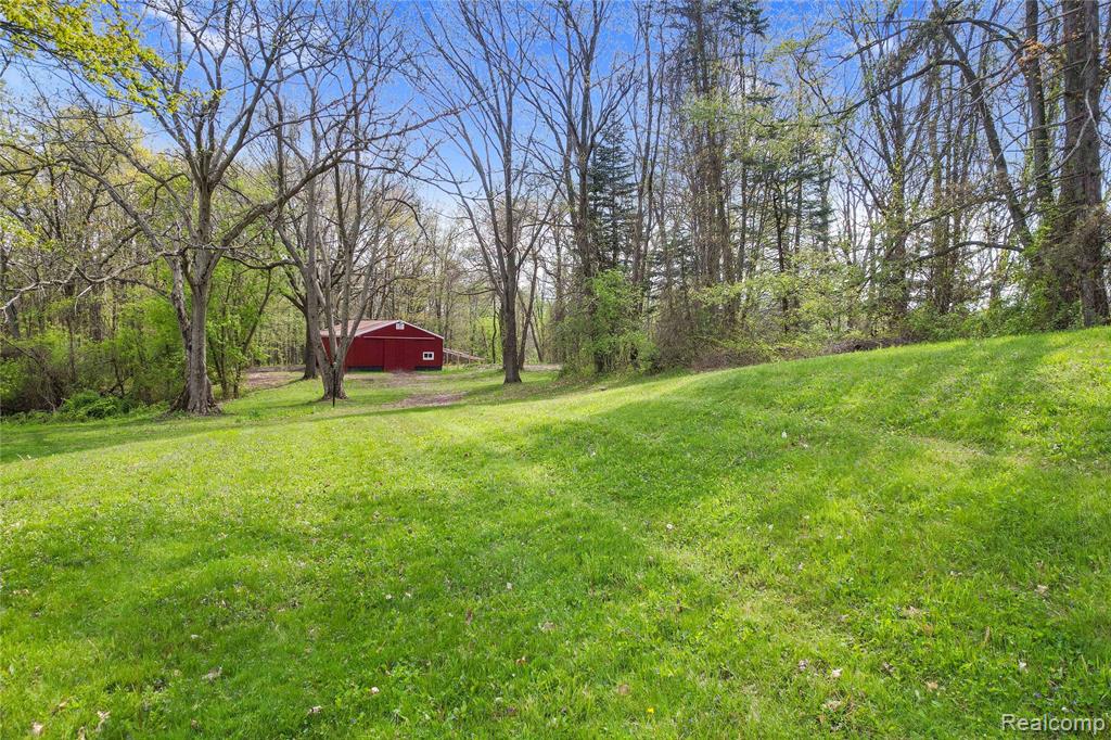 2300 Old Plank Road Milford, MI 48381 - Photo 3 of 31