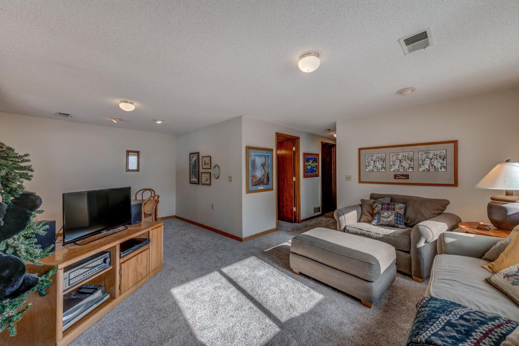 838 Sherwood Road Shoreview, MN 55126 - Photo 14 of 17 Gallery Image 14