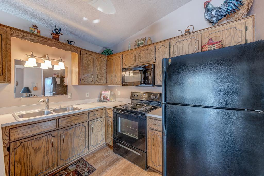 838 Sherwood Road Shoreview, MN 55126 - Photo 3 of 17 Gallery Image 3