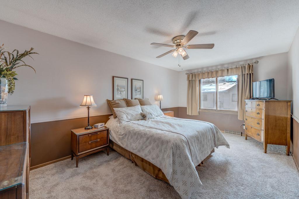 838 Sherwood Road Shoreview, MN 55126 - Photo 5 of 17 Gallery Image 5