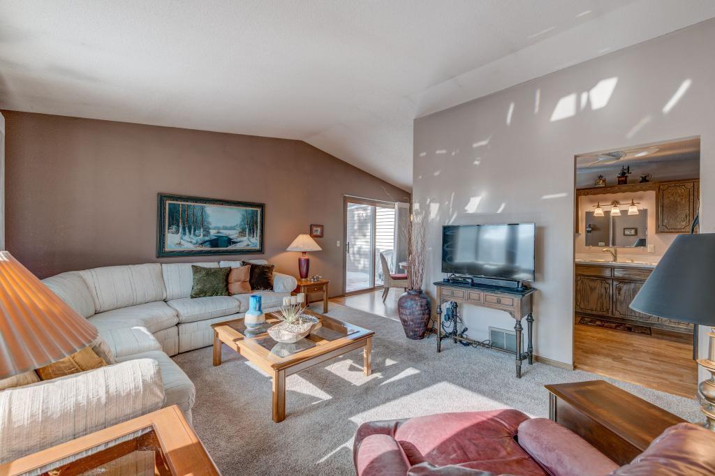 838 Sherwood Road Shoreview, MN 55126 - Photo 8 of 17 Gallery Image 8