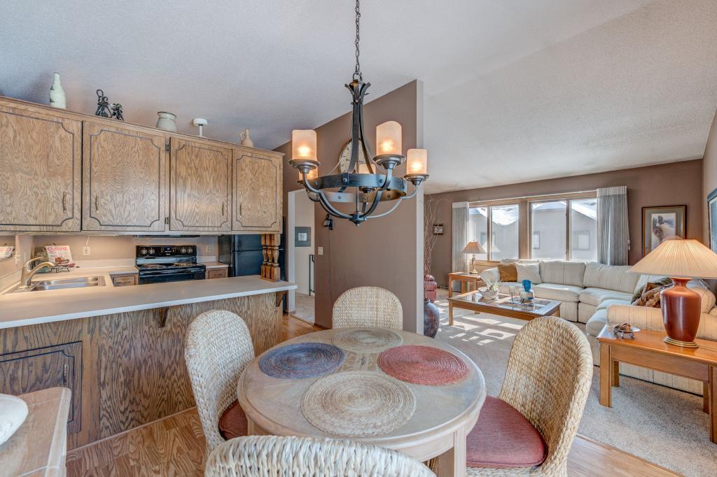 838 Sherwood Road Shoreview, MN 55126 - Photo 10 of 17 Gallery Image 10