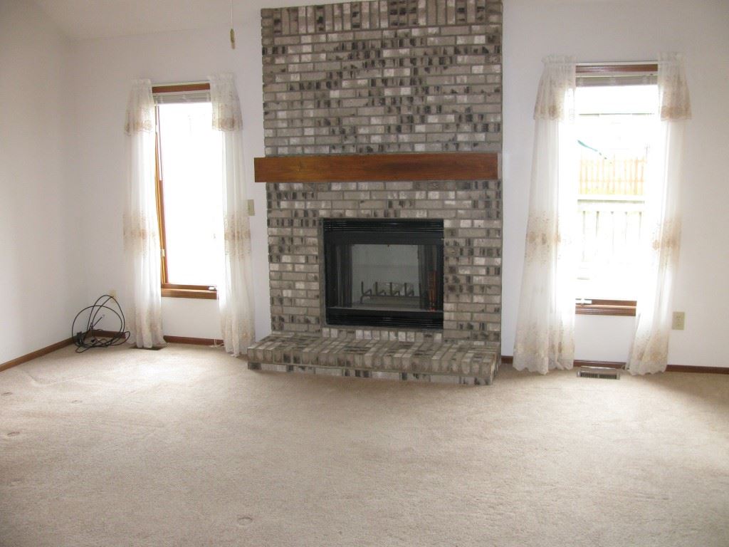 10527 Cherry Creek Road Fort Wayne, IN 46818 - Photo 2 of 26 Gallery Image 2