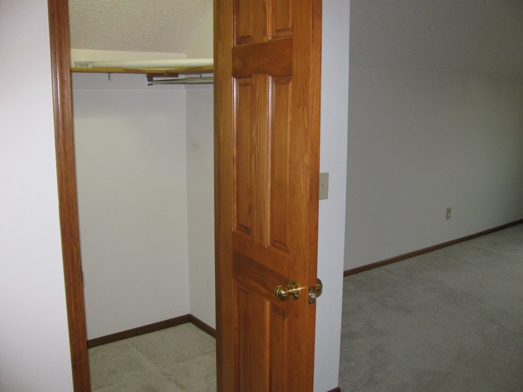 10527 Cherry Creek Road Fort Wayne, IN 46818 - Photo 11 of 26 Gallery Image 11