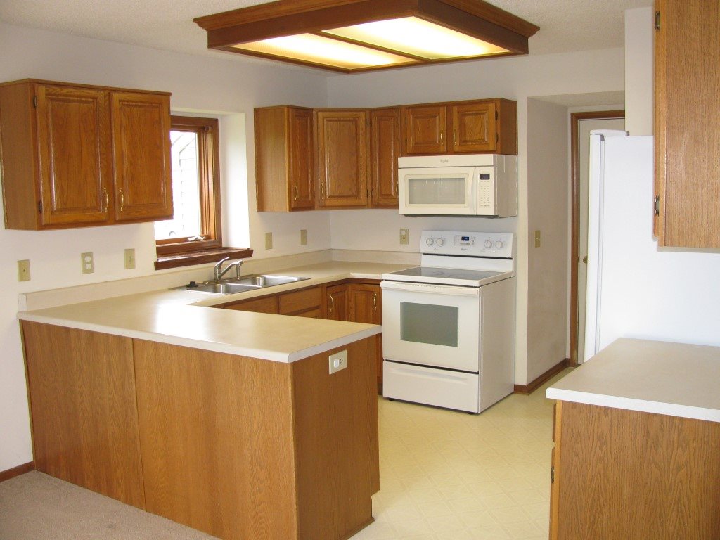 10527 Cherry Creek Road Fort Wayne, IN 46818 - Photo 3 of 26 Gallery Image 3