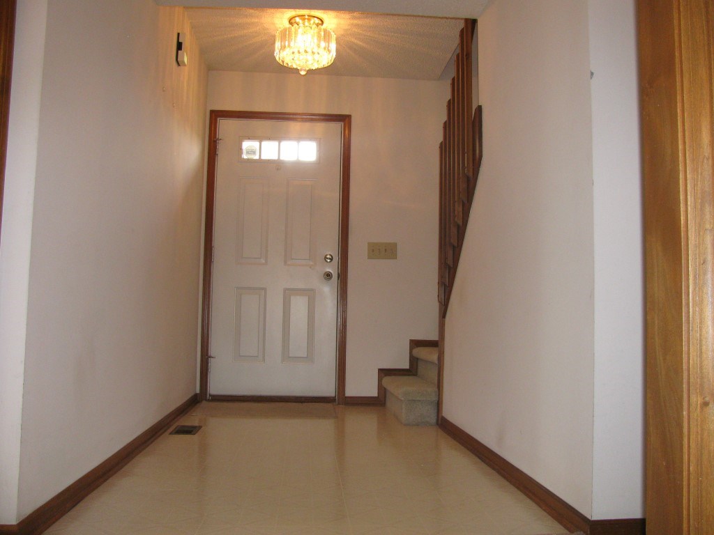 10527 Cherry Creek Road Fort Wayne, IN 46818 - Photo 6 of 26 Gallery Image 6