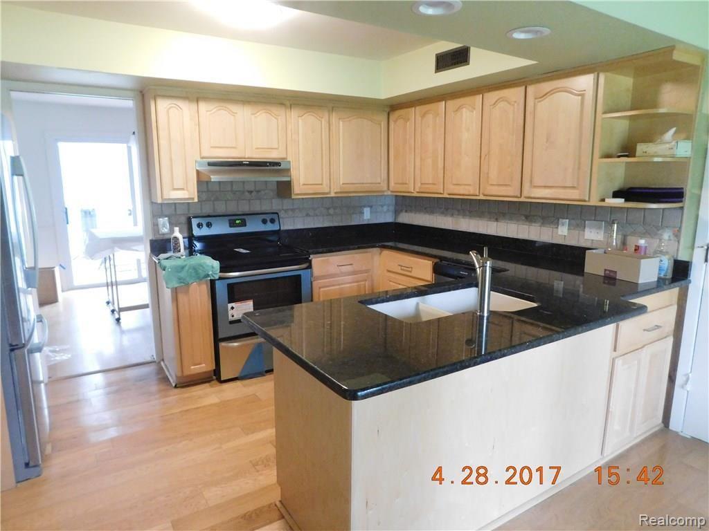 4290 Wendell Road West Bloomfield, MI 48323 - Photo 24 of 50