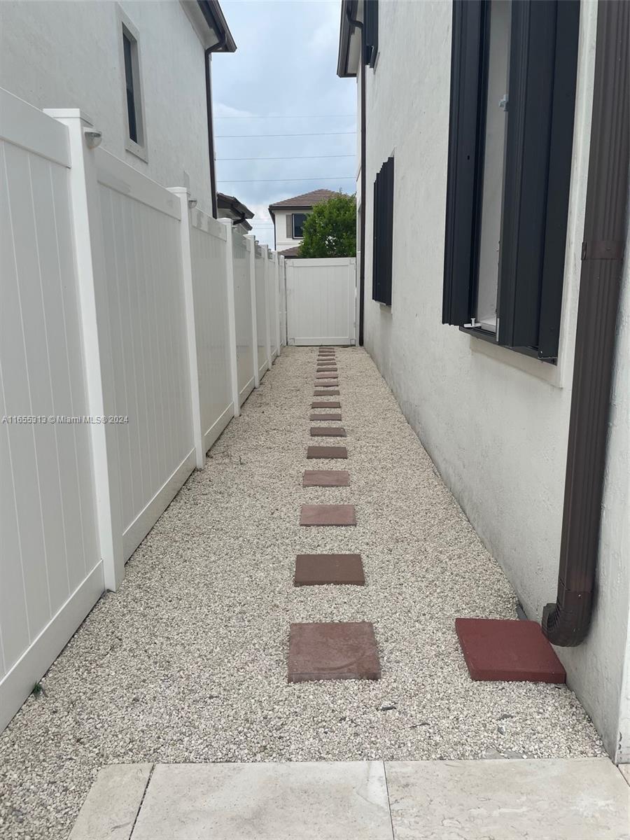 11015 West 35th Way Hialeah, FL 33018 - Photo 2 of 5