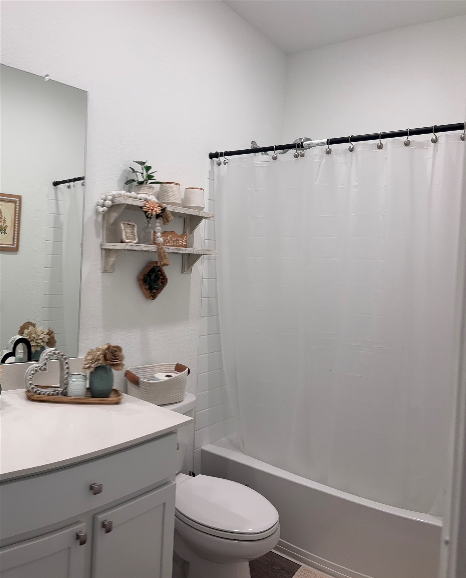 4314 Liberty Ranch Way Baytown, TX 77521 - Photo 32 of 34 Second Bathroom