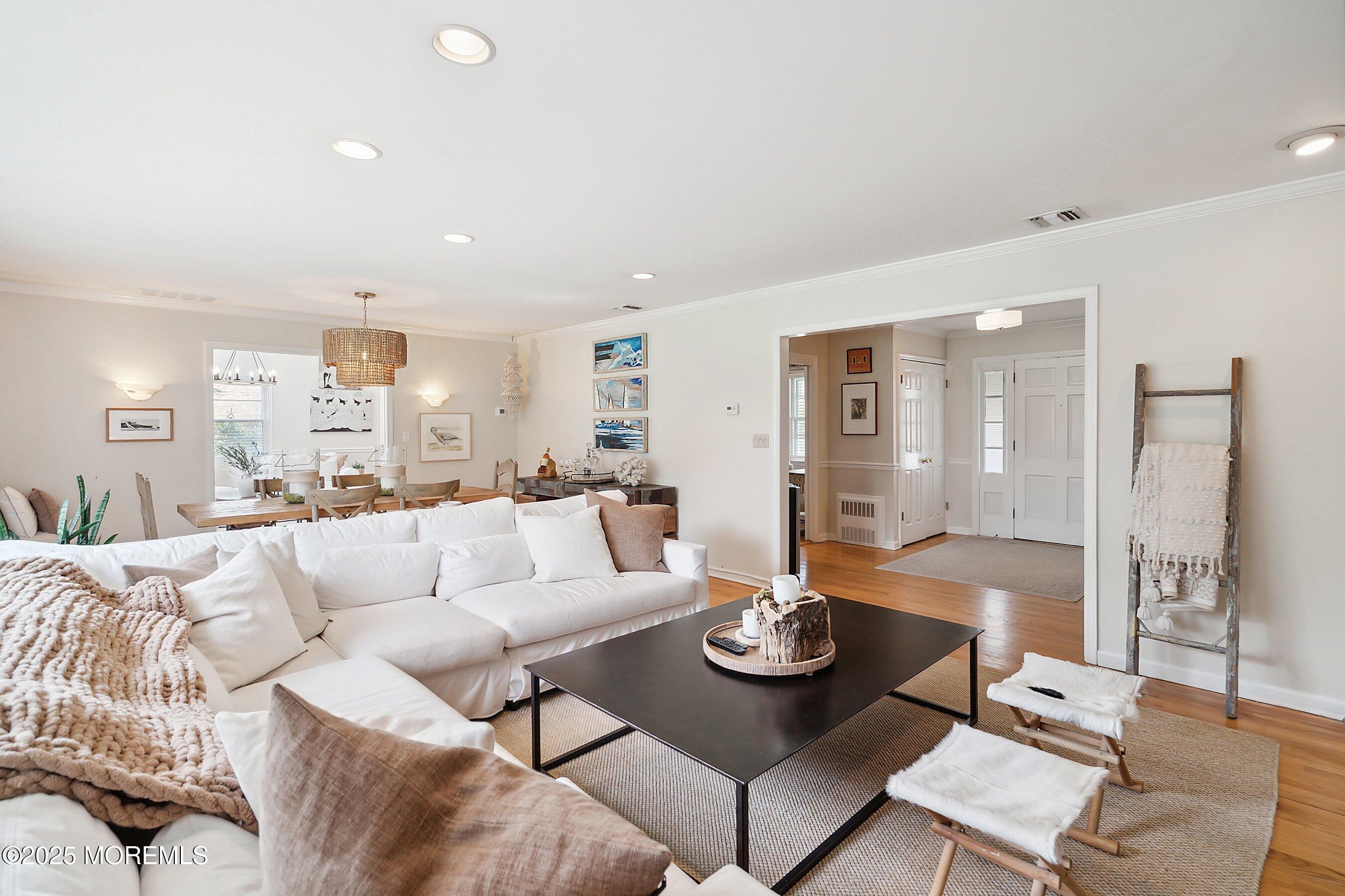 5 Ridge Road Rumson, NJ 07760 - Photo 12 of 50 10-Living 1C