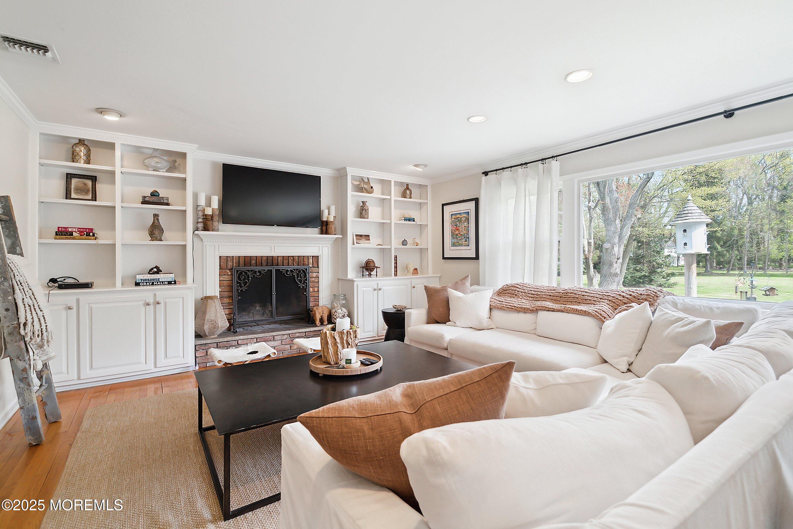 5 Ridge Road Rumson, NJ 07760 - Photo 10 of 50 08-Living 1A