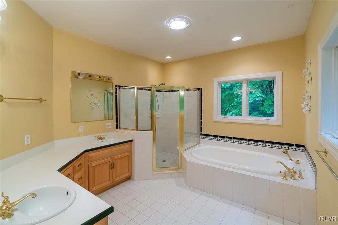 2350 Ballybunion Road Center Valley, PA 18034 - Photo 19 of 27