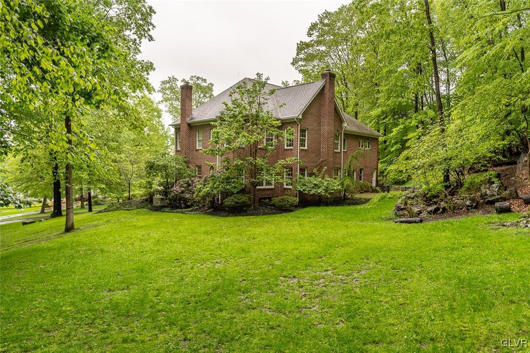 2350 Ballybunion Road Center Valley, PA 18034 - Photo 2 of 27