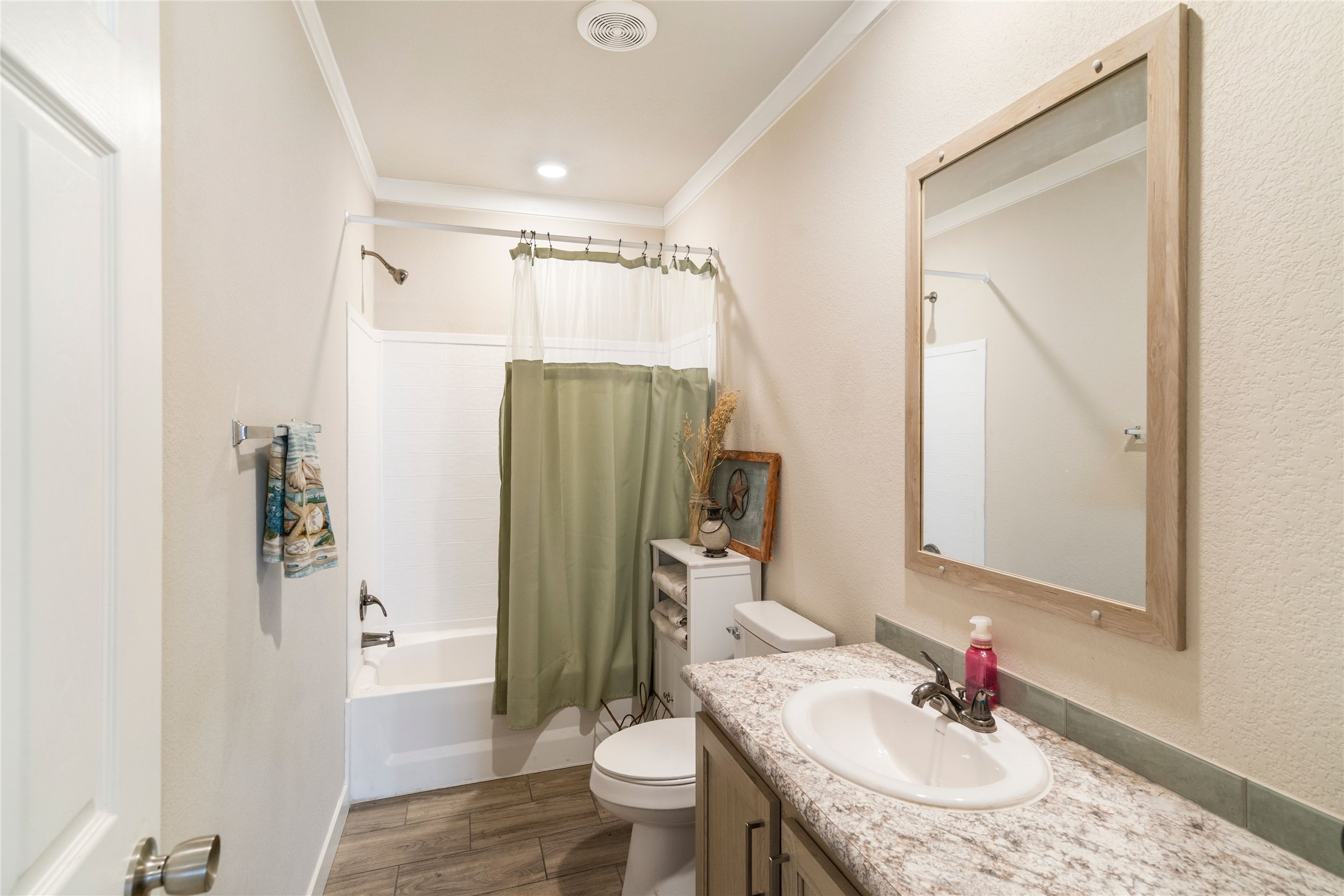 2175 County Road 153 Georgetown, TX 78626 - Photo 18 of 26 second bathroom