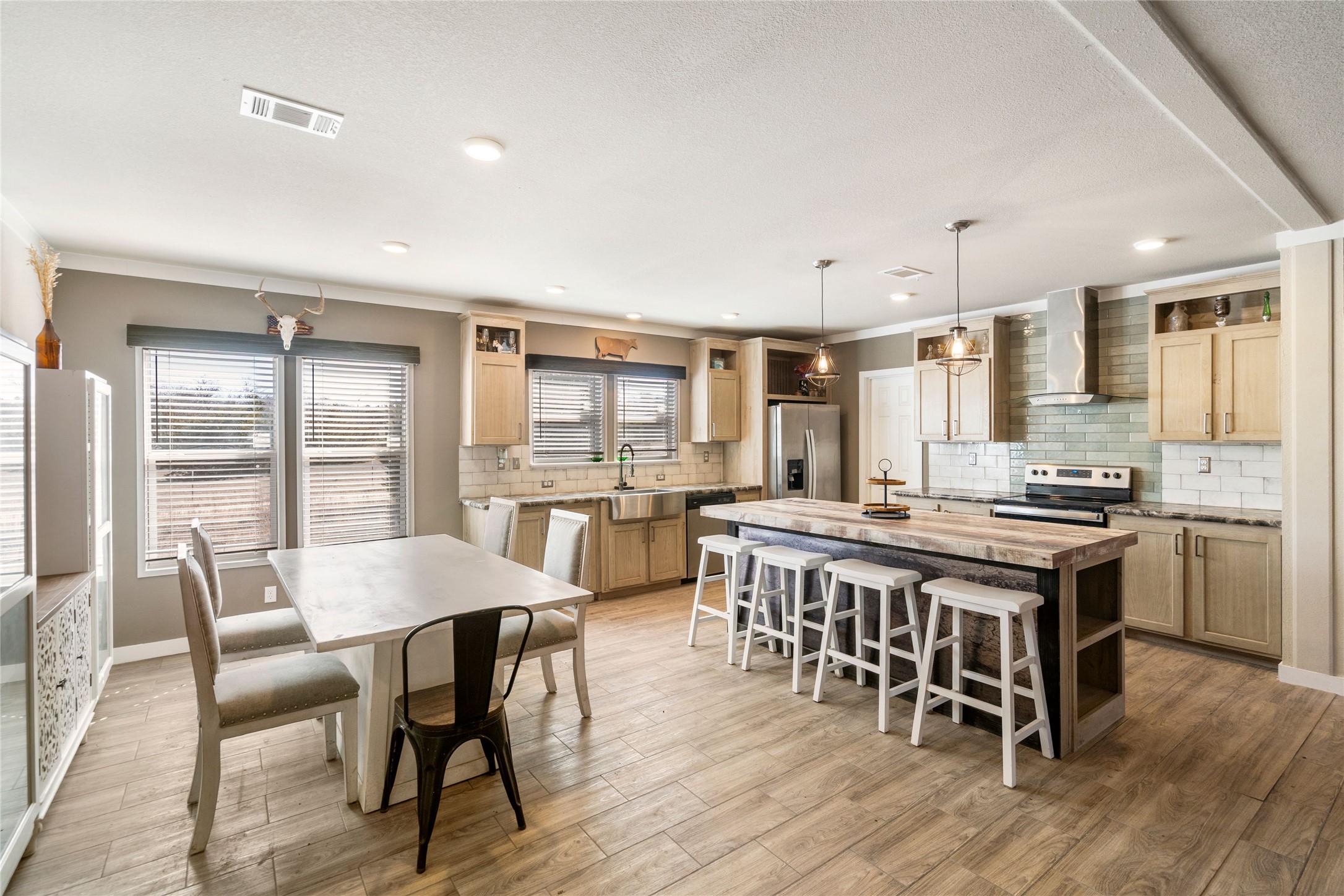 2175 County Road 153 Georgetown, TX 78626 - Photo 3 of 26