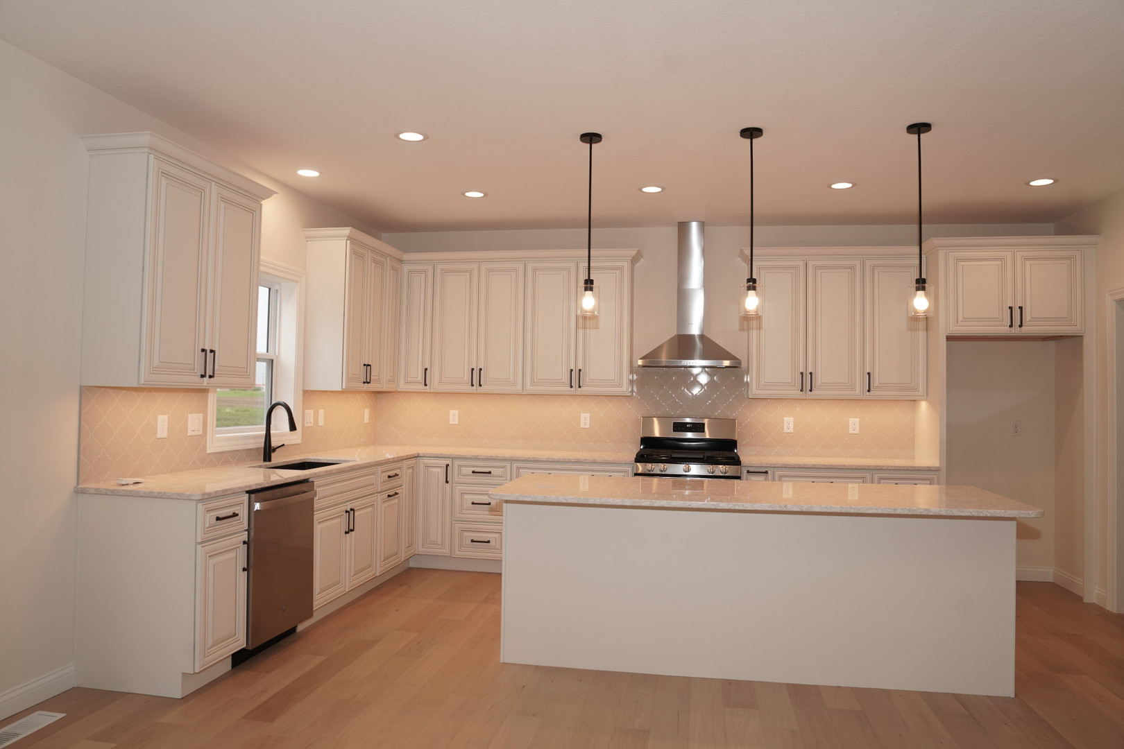 1313 Woodbine Road Bloomington, IL 61704 - Photo 9 of 23