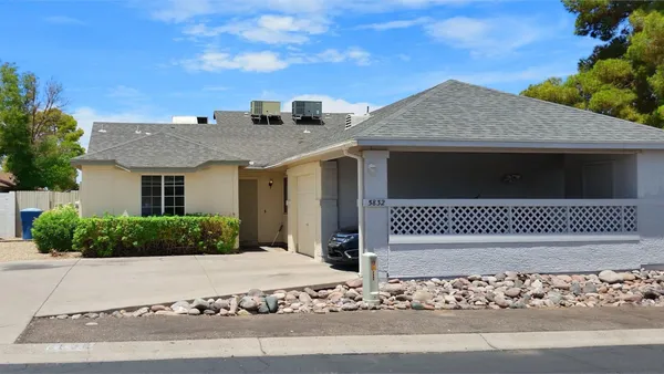 $1,525 | 5832 South 42nd Place, Phoenix, AZ 85040