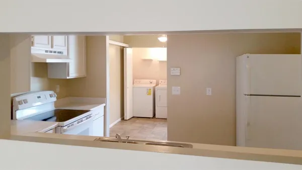 $1,525 | 5832 South 42nd Place, Phoenix, AZ 85040