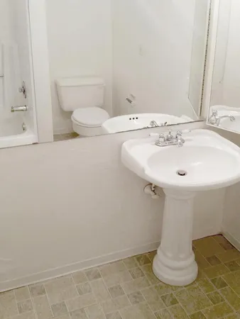 $1,525 | 5832 South 42nd Place, Phoenix, AZ 85040