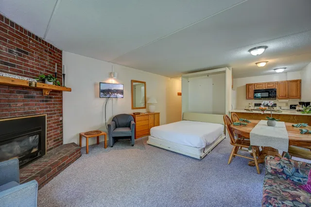 $259,000 | 2 River Run Drive, Unit E/F, Bartlett, NH 03812