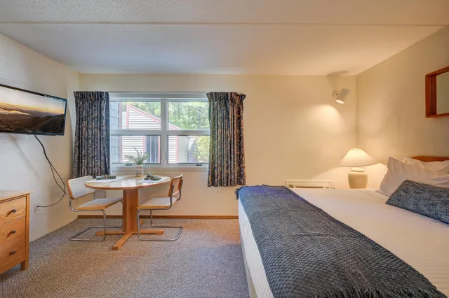 $259,000 | 2 River Run Drive, Unit E/F, Bartlett, NH 03812