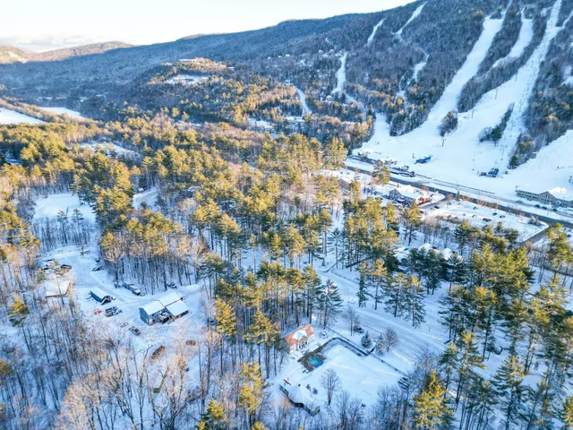 $259,000 | 2 River Run Drive, Unit E/F, Bartlett, NH 03812