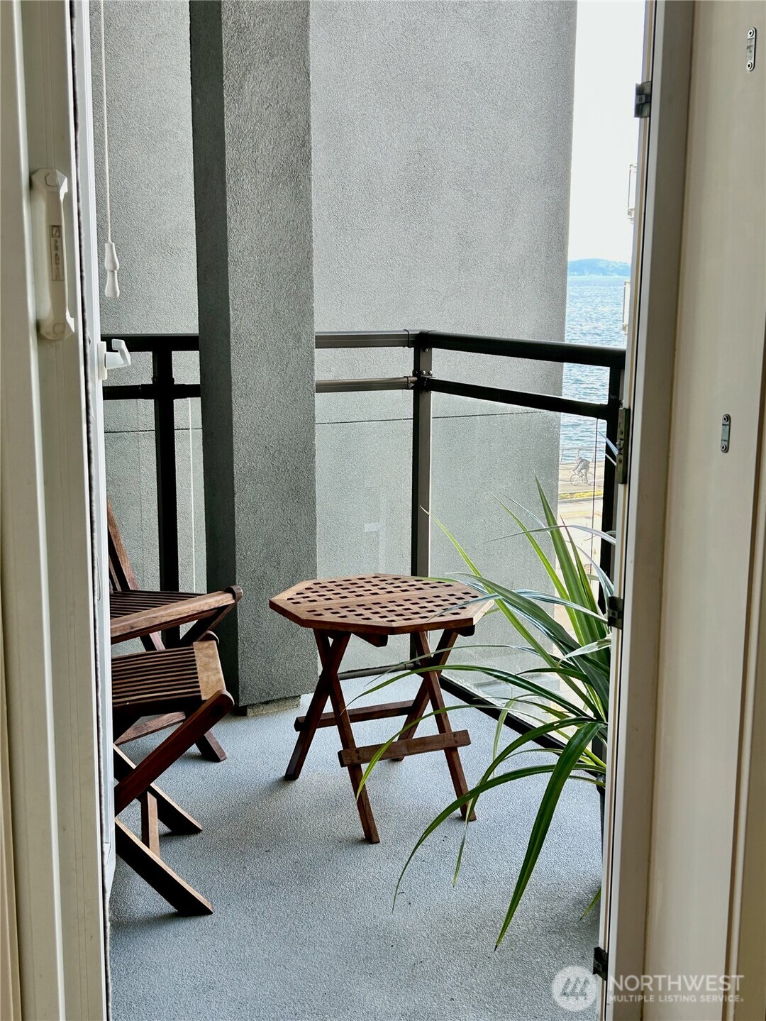 1900 Alaskan Way, Unit 402 Seattle, WA 98101 - Photo 11 of 37