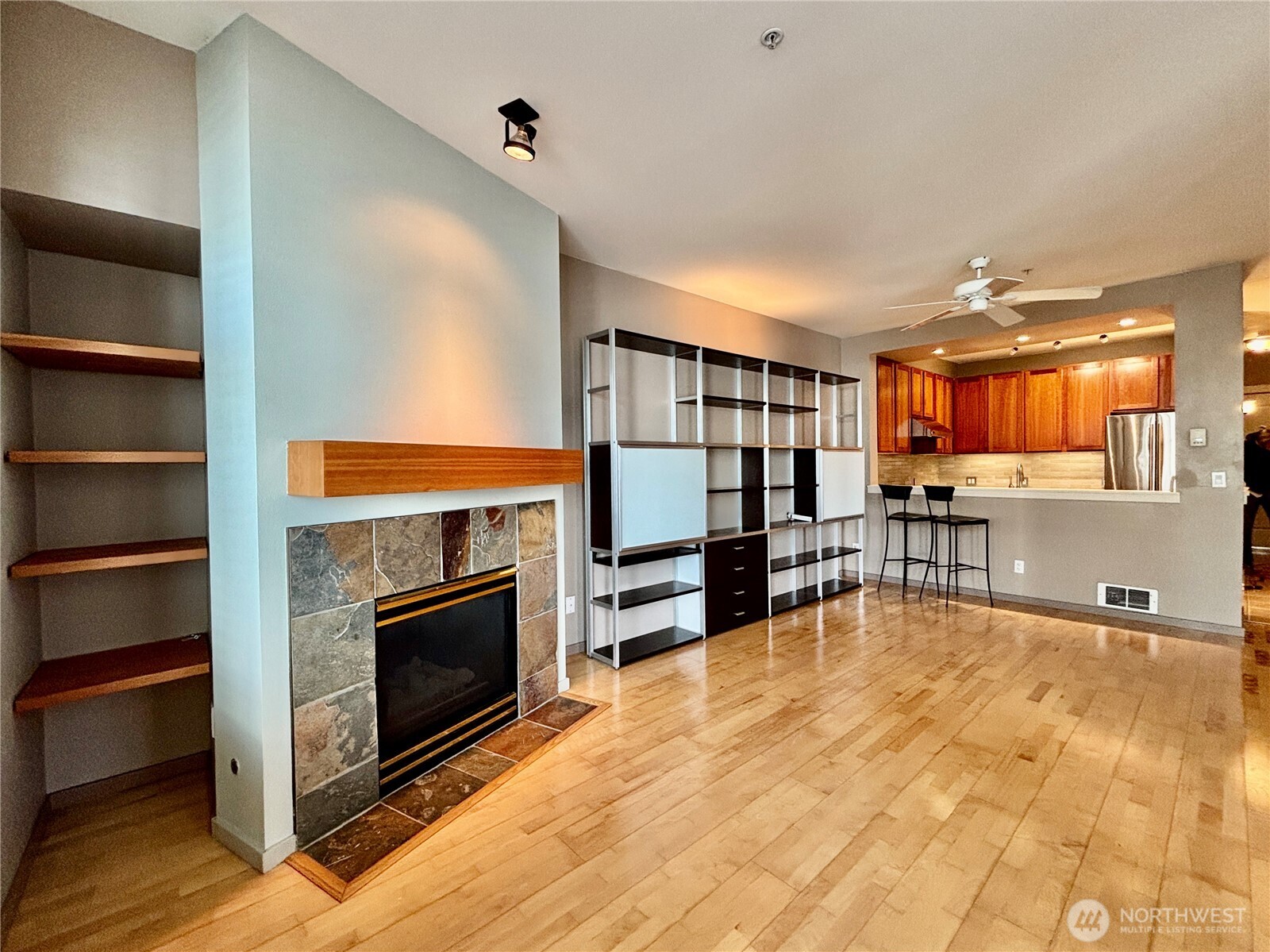 1900 Alaskan Way, Unit 402 Seattle, WA 98101 - Photo 12 of 37