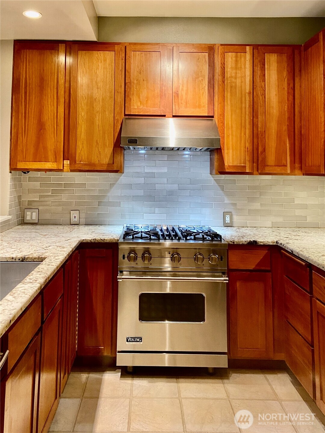 1900 Alaskan Way, Unit 402 Seattle, WA 98101 - Photo 17 of 37