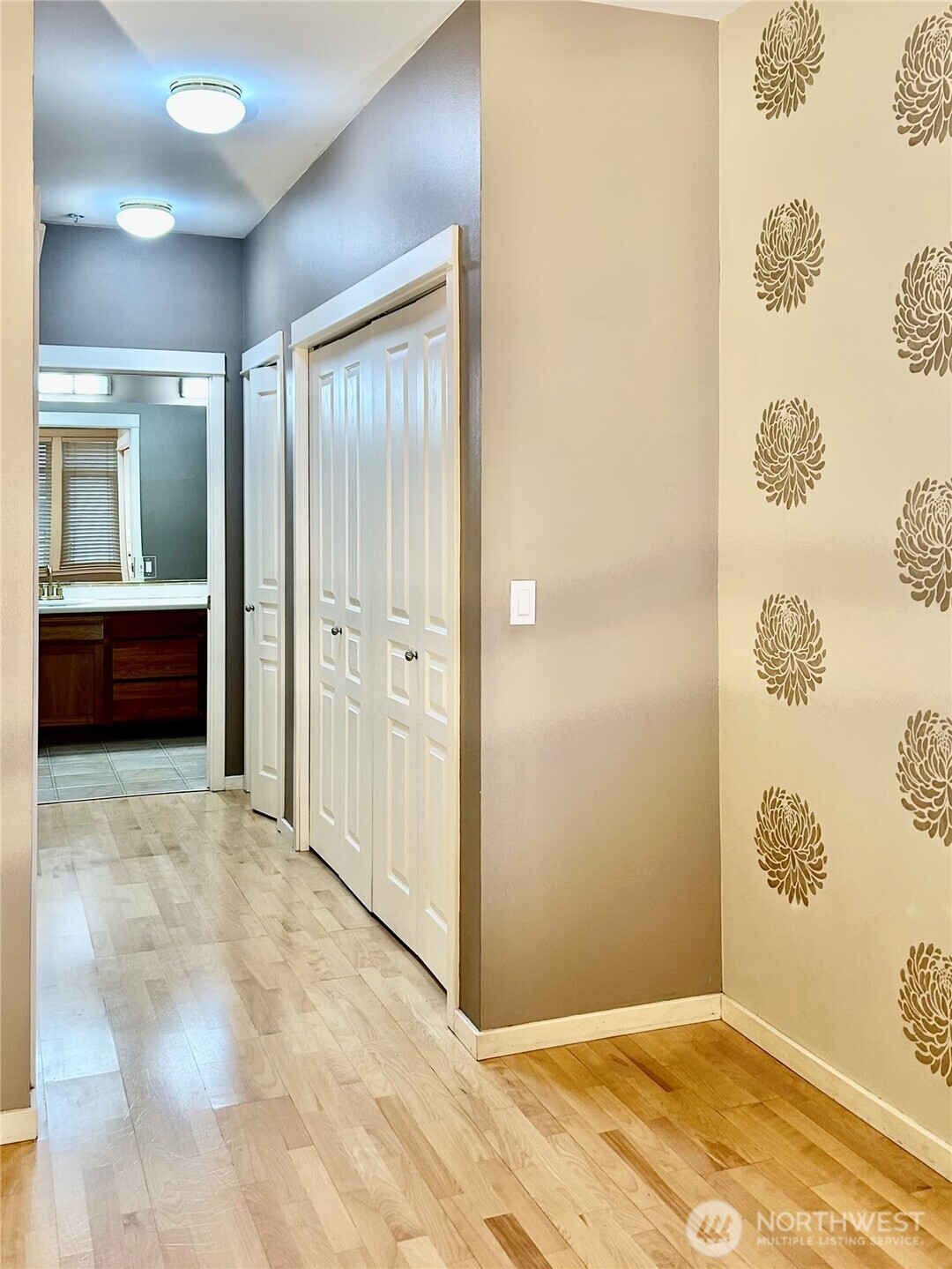 1900 Alaskan Way, Unit 402 Seattle, WA 98101 - Photo 21 of 37