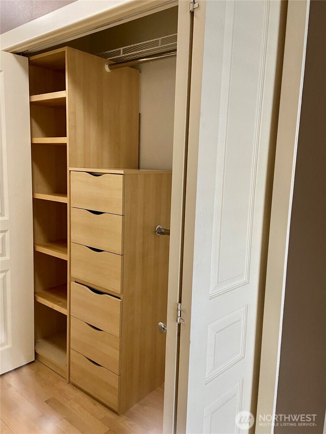 1900 Alaskan Way, Unit 402 Seattle, WA 98101 - Photo 22 of 37