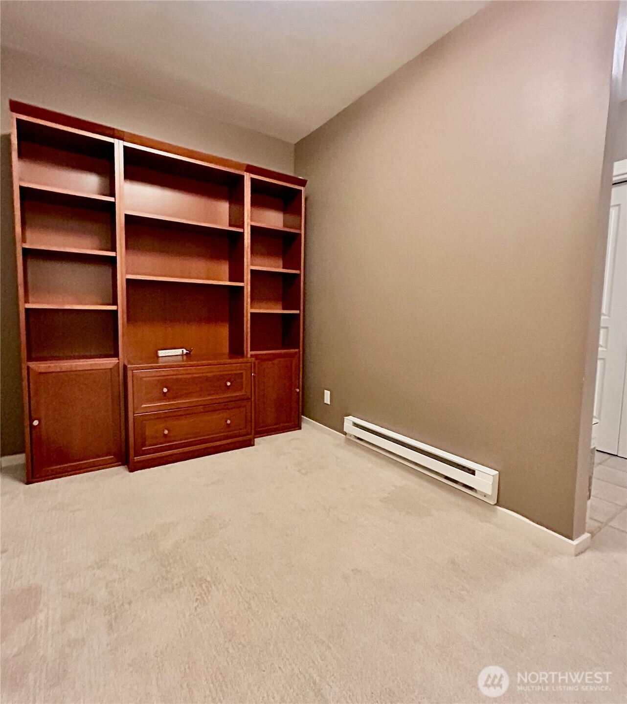 1900 Alaskan Way, Unit 402 Seattle, WA 98101 - Photo 26 of 37