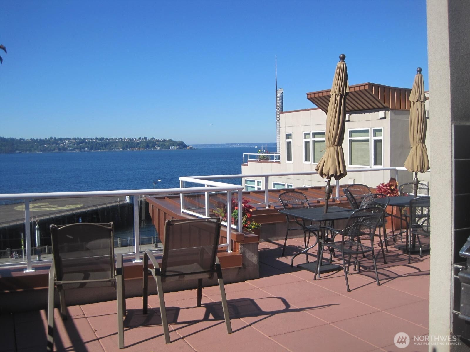 1900 Alaskan Way, Unit 402 Seattle, WA 98101 - Photo 31 of 37