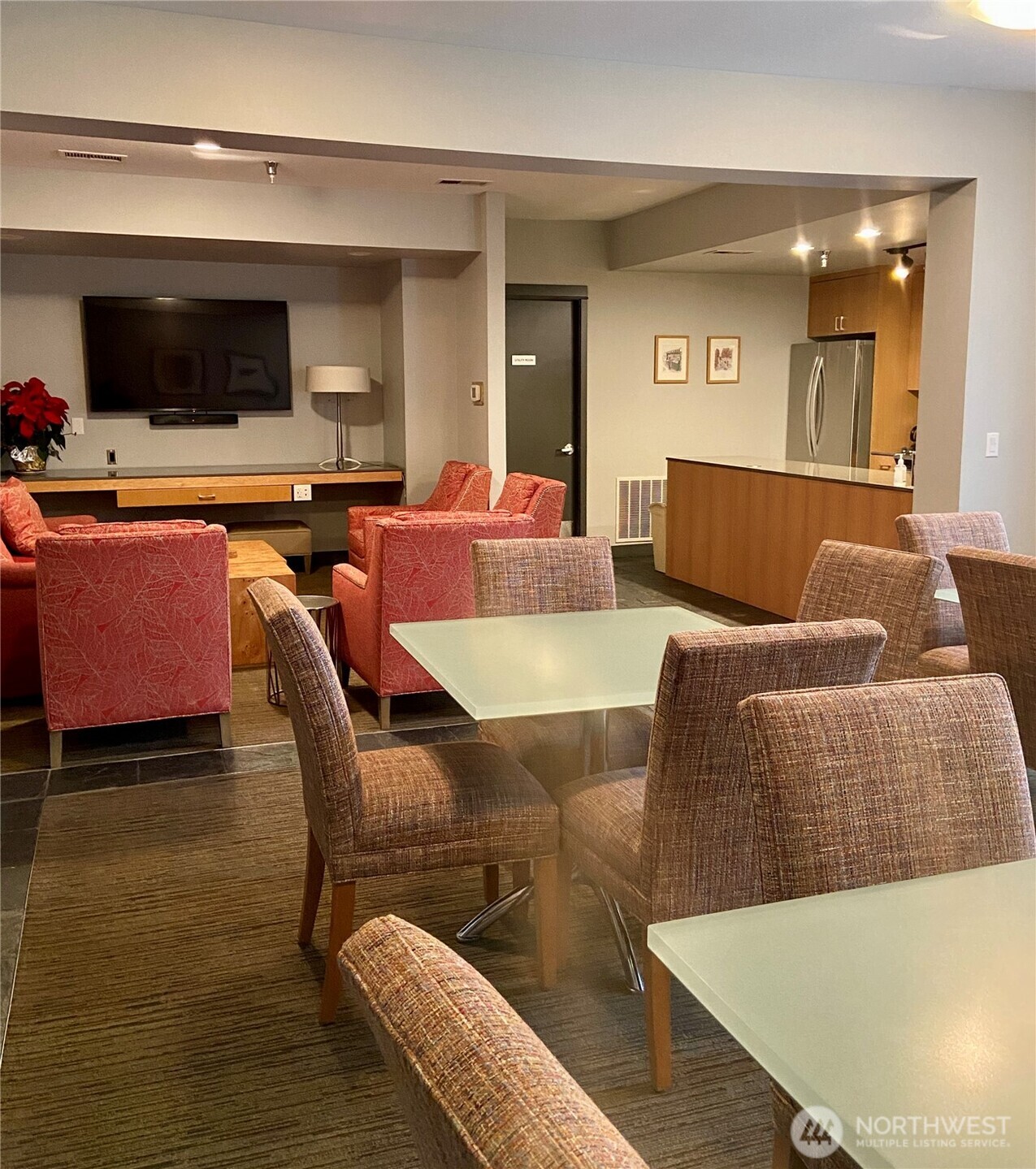 1900 Alaskan Way, Unit 402 Seattle, WA 98101 - Photo 32 of 37