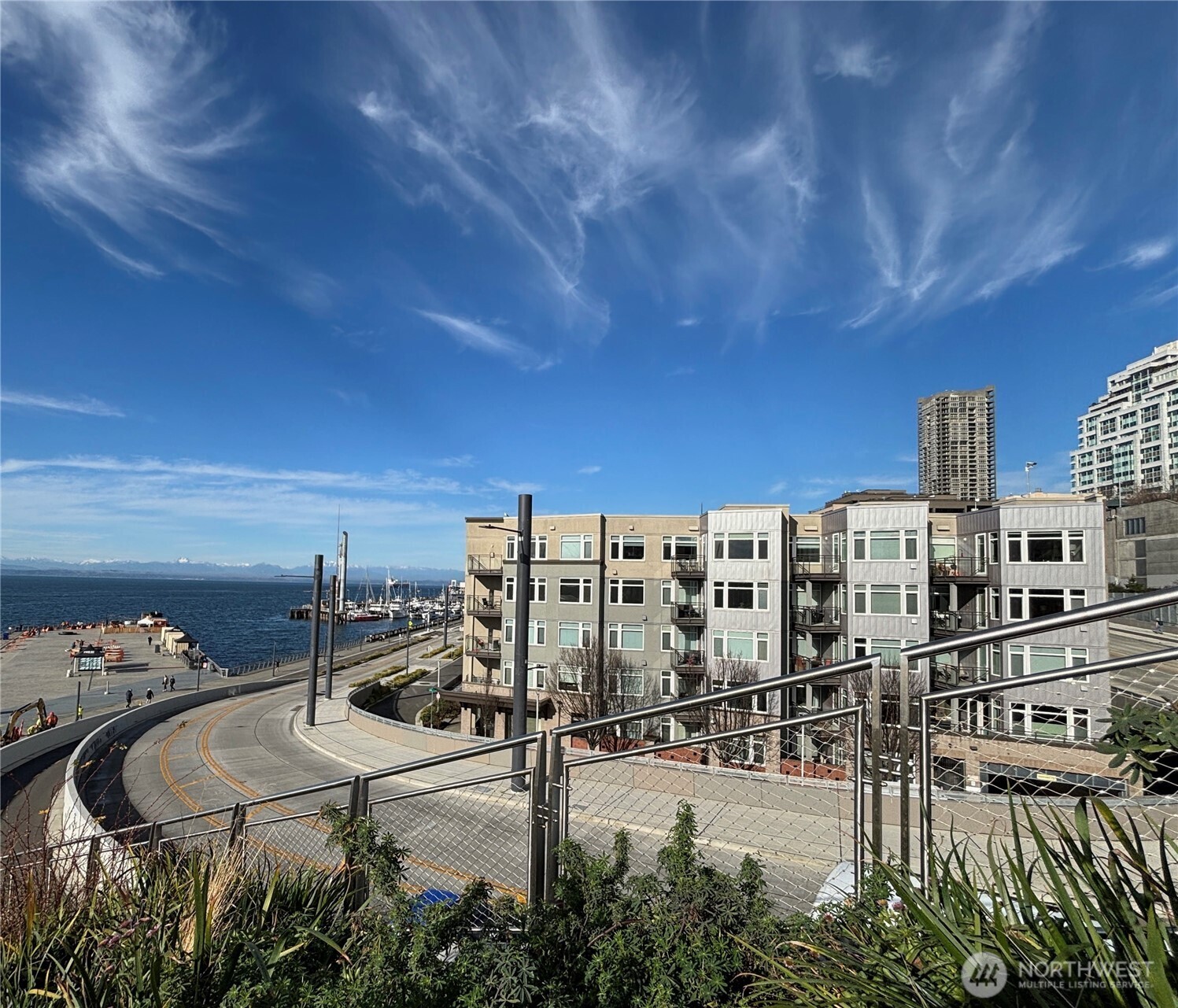 1900 Alaskan Way, Unit 402 Seattle, WA 98101 - Photo 34 of 37